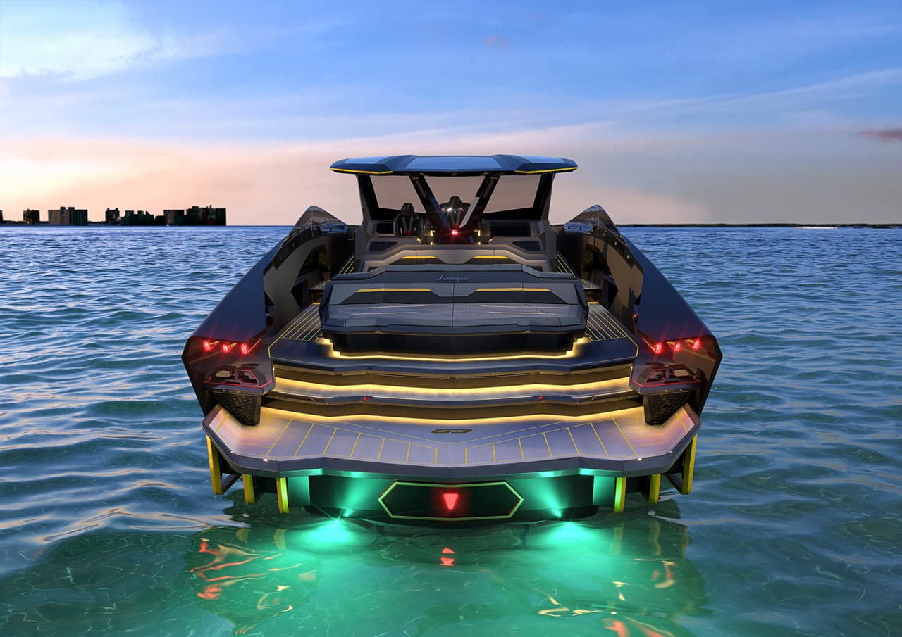 Su nombre claramente hace referencia al año en que Lamborghini fue fundado (1963), al número de pies que mide (63 pies / 19.2 metros) y al total de ejemplares que se fabricarán (63 unidades).