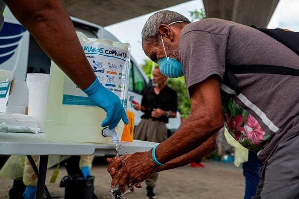Los voluntarios que ayudaron a la realización de las pruebas, contaban con todas las medidas de prevención, seguridad y sanidad para evitar la propagación del 
<a href="https://www.univision.com/temas/coronavirus">covid-19</a>.