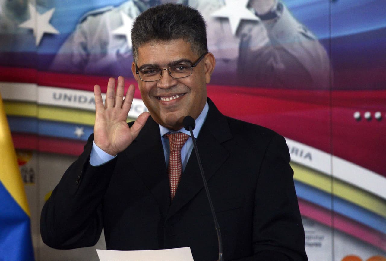 Y por Elías Jaua, exvicepresidente de Venezuela y jefe de la comisión presidencial constituyente.