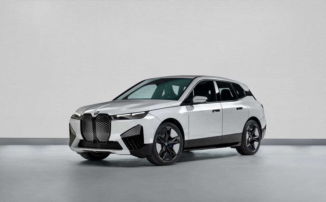 BMW iX Flow Concept