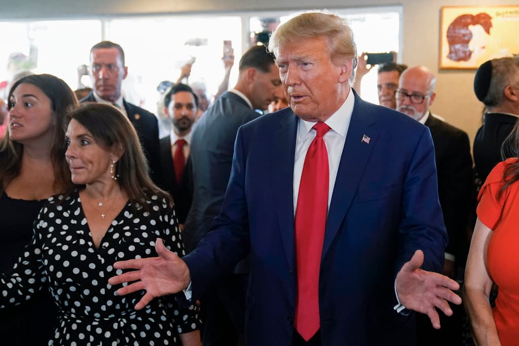 Estos son los riesgos de llevar a juicio al expresidente Trump