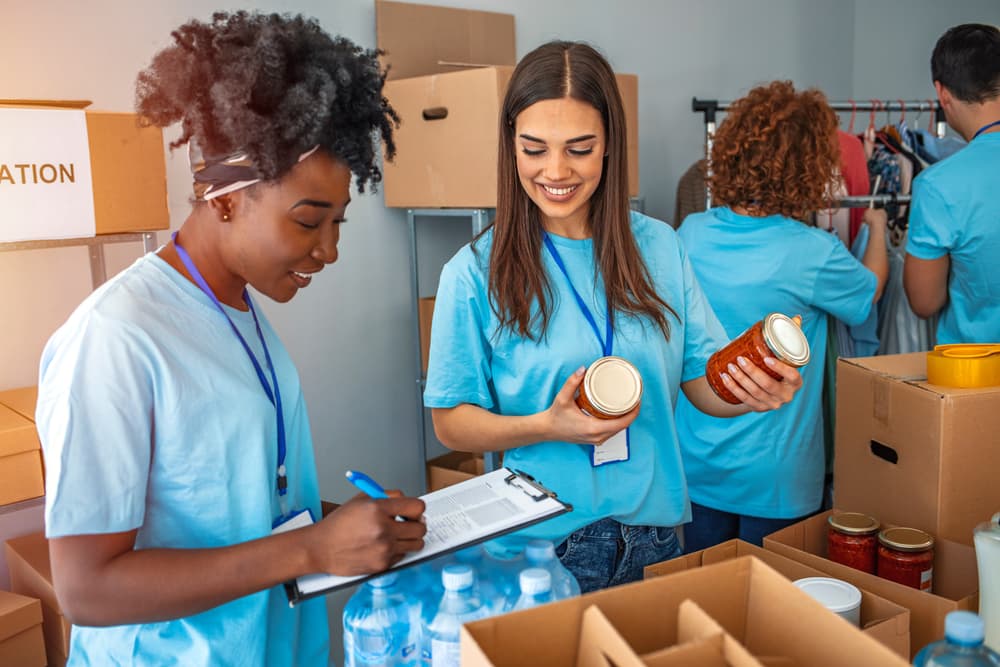 <b>ACUARIO</b>
<br>La belleza en alguien humanitario, que busque el beneficio de la comunidad o la gente a su alrededor, pero también imaginativo y con mira al futuro.
<br>