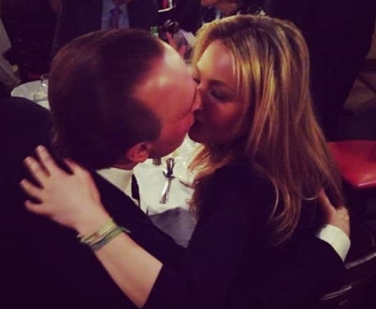 El día de su más reciente aniversario, ella le escribió: "Hace 18 años de esa noche mágica e irrepetible. ¡Te amo @tommymottola! 
<b>Gracias por tanto amor, amor mío".</b>