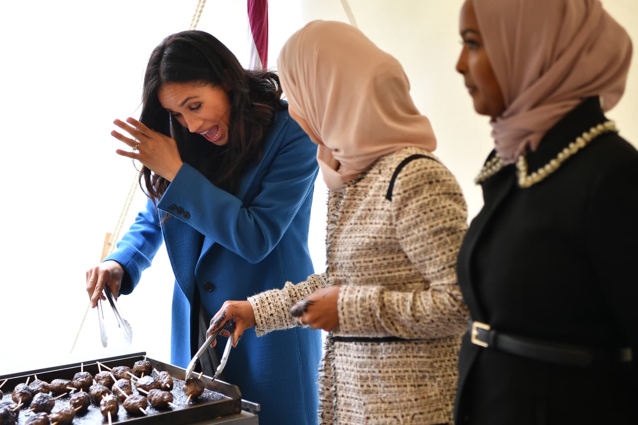 Así lució Meghan Markle en su primer evento como anfitriona en el palacio de Kensington.