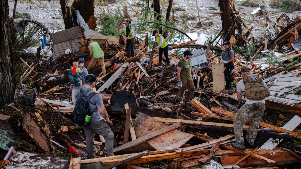 “Es un infierno”: el panorama tras las devastadoras inundaciones en el centro de Texas