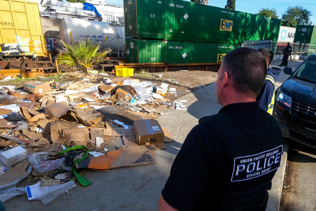 Mientras que la policía de Los Ángeles no está muy optimista de que los saqueos se puedan frenar pronto.
