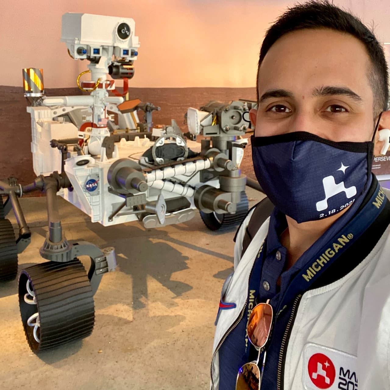 Este ingeniero hispano que envió un robot a Marte trabaja en la NASA y se crio en Puerto Rico