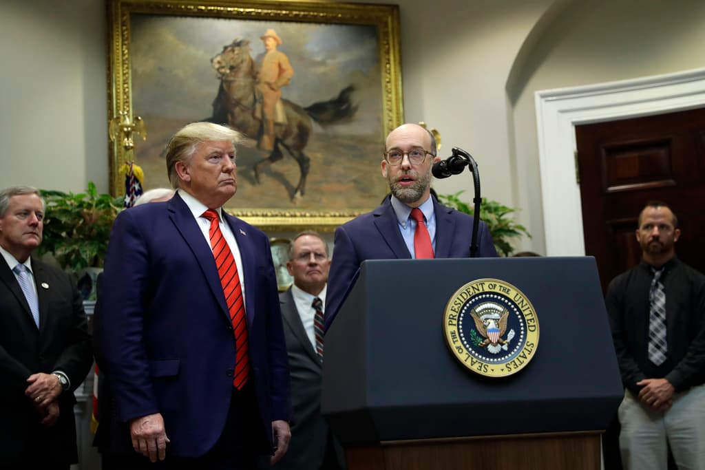 Recortes en educación y más gastos en defensa: esta es la propuesta de presupuesto de Trump para el próximo año