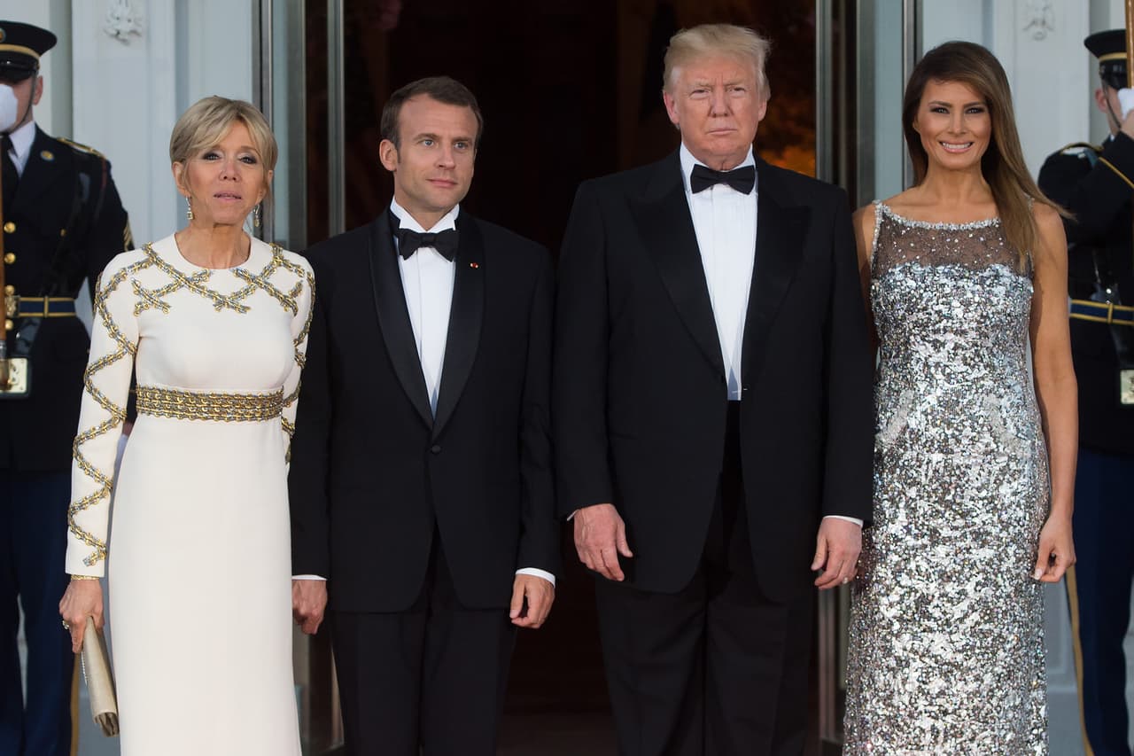 Las parejas presidenciales posan para las fotografías protocolares.