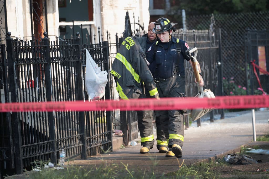 <b>Trabajos mejor pagados en Chicago</b>. Supervisores de primera línea de los trabajadores de extinción de incendios y prevención, donde el
<b> salario medio anual es de 99,420 dólares</b>.
<br>
<br>Para trabajar en ello se necesita un título de postgrado sin licenciatura.
<br>
<br>Entre las tareas de este empleo está supervisar directamente y coordinar las actividades de los trabajadores dedicados a la 
<b>lucha contra el fuego y a la prevención y control de incendios.</b>
<br>