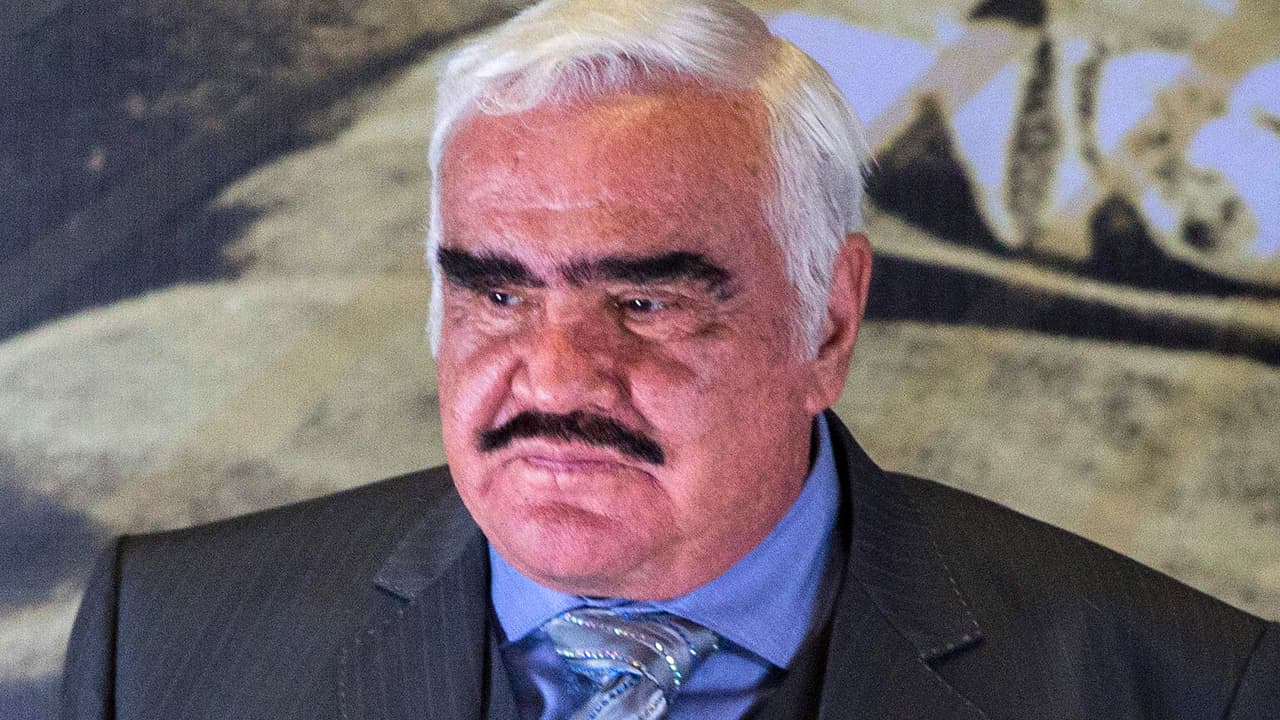 El clan Fernández espera que ocurra lo mismo que en pasadas ocasiones en que el patriarca ha salido adelante, como ocurrió en 2002 cuando fue 
<b><a href="https://www.univision.com/especiales/latin-grammy/vicente-fernandez-es-la-imagen-de-campana-contra-el-cancer-en-la-ciudad-de-mexico" target="_blank">diagnosticado con cáncer de próstata. </a></b>
<br>