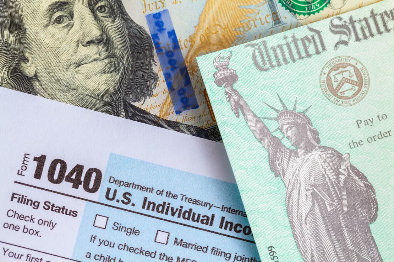 ¿Recibiste un cheque de alivio por la inflación o la pandemia? El IRS dice qué hacer, estado por estado
