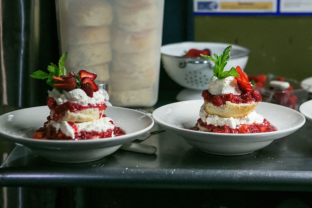 El pastel de fresa, comúnmente conocido como "Strawberry shortcake" pasa a ser 
<a href="https://www.univision.com/local/tampa-wvea/proclaman-la-tarta-de-fresas-como-postre-oficial">el postre oficial del estado de Florida</a>, en honor a la industria de esta fruta en el área de Plant City, en el condado Hillsborough.