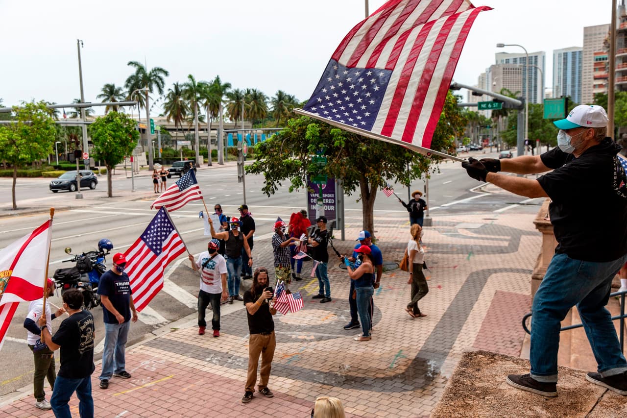 Los mensajes de apoyo a Donald Trump estuvieron muy presentes en toda la manifestación. 
<br>