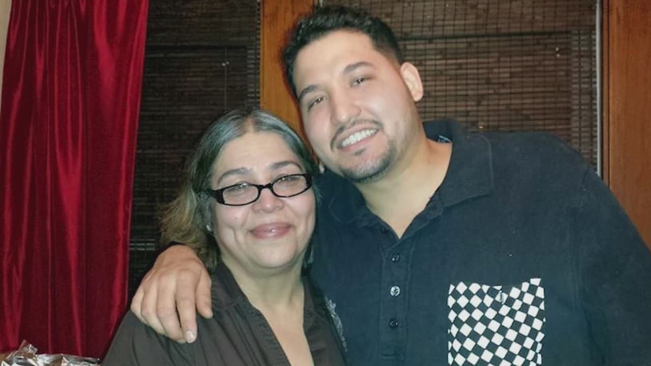 Madre hispana exige acción contra los conductores que mataron a su hijo en un suburbio de Chicago