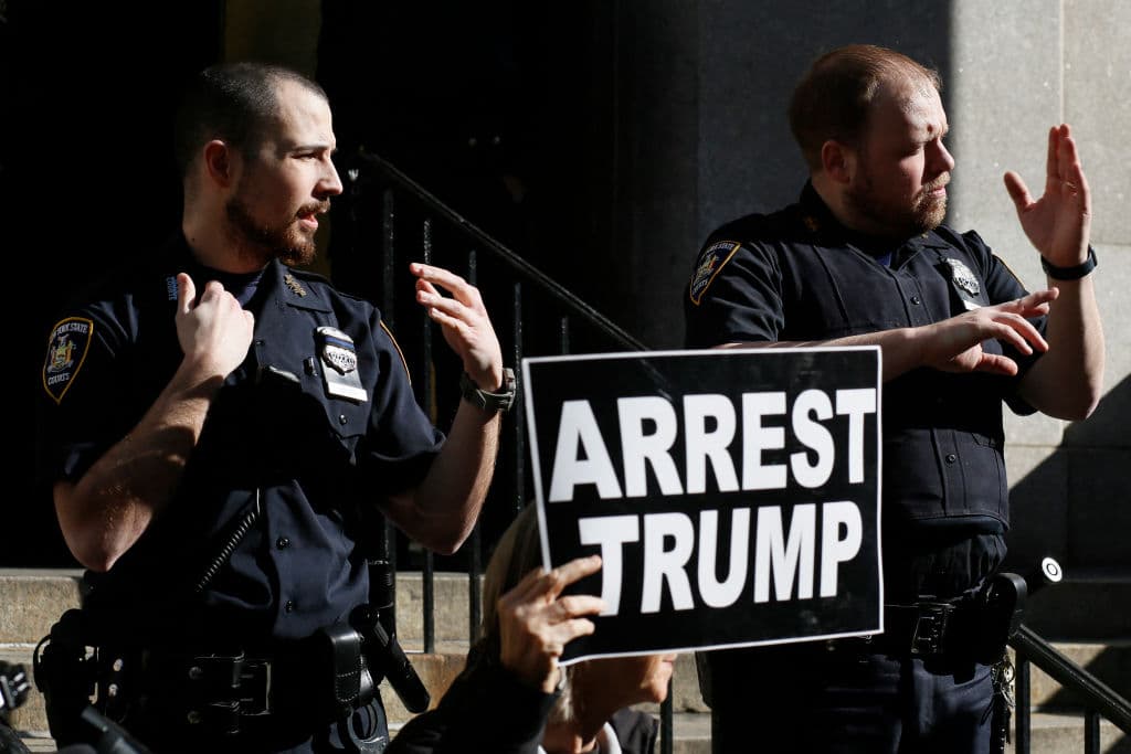 ¿Podría Donald Trump beneficiarse de ser arrestado por el supuesto soborno a Stormy Daniels?