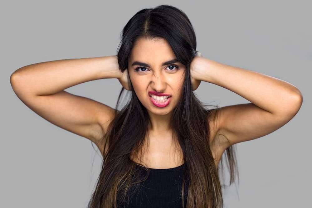 En tu aspecto 
<b>negativo</b> puedes volverte arrogante y soberbio, altanero, pensar que siempre tienes la razón, intolerante hacia los demás y muy pomposo queriendo mandar a todo el mundo.