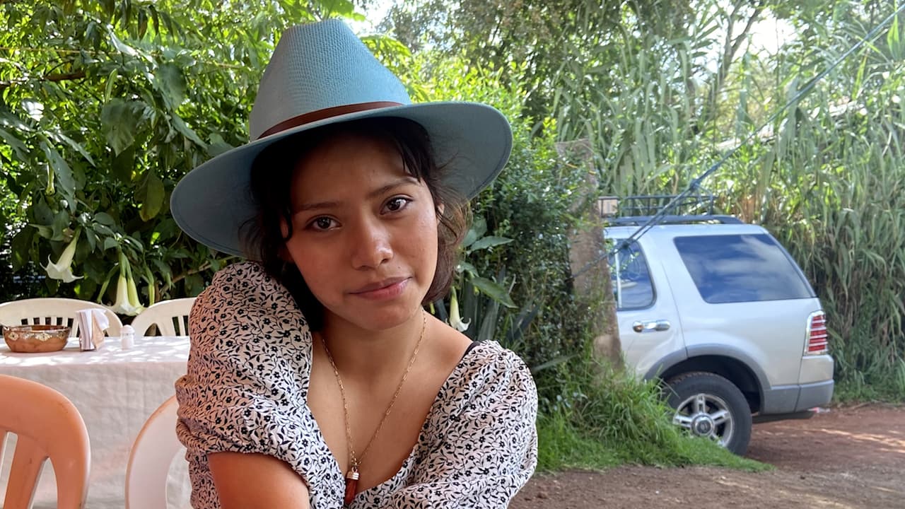 <a href="https://www.univision.com/local/los-angeles-kmex/madre-melanie-ramos-victima-sobredosis-fentanio-muerte-escuela-hollywood" target="_blank">Melanie Ramos</a>, 
<a href="https://www.univision.com/local/los-angeles-kmex/luna-hinojosa-sobredosis-la-puente-flagelo-drogas-familias-california" target="_blank">Luna Hinojosa</a> y 
<a href="https://www.univision.com/local/los-angeles-kmex/cade-kitchen-camino-real-charter-high-school-woodland-hills-fentanilo" target="_blank">Cade Kitchen</a>, son solo algunos de los menores de edad que han muerto por sobredosis de fentanilo en el condado de Los Ángeles en los últimos meses. Sus casos son el peor escenario tras el consumo de esta potente droga, sin embargo, son cientos los adolescentes que han sufrido sobredosis con consecuencias no letales, pero que dejan secuelas imborrables en sus vidas.