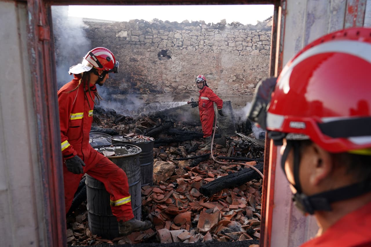 <b><a href="https://www.univision.com/noticias/medio-ambiente/incendios-temperaturas-record-calor-apocaliptico-europa-cambio-climatico">Ola de calor en Europa </a></b>
<br>
<br>“La humanidad se enfrenta a un suicidio colectivo”, dijo el secretario general de Naciones Unidas, António Guterres, tras los estragos que una feroz ola de calor atacó a Europa durante el verano y que dejó el 18 de julio nuevos récords de temperatura en Reino Unido con 40C (104f), tan solo días después de que Francia registrara “un apocalipsis de calor” y de que en España y Portugal se presentaran diversos incendios. 
<br>
<br>