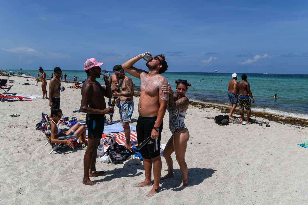 La “socialización” de los jóvenes es lo que ha elevado los casos de coronavirus en Florida, según dijo el gobernador.