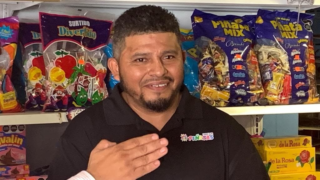 Rigoberto Ascue es originario de Puebla, México, y llegó a Estados Unidos hace 15 años, tres de los cuales los trabajó en los campos agrícolas de Fresno.