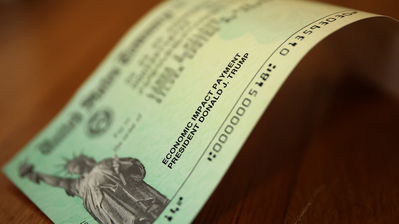 Un segundo paquete de estímulo económico es la esperanza de millones de personas el cual podría dar un alivio económico tras la recesión económica que se ha producido por la pandemia del 
<a href="https://www.univision.com/temas/coronavirus">coronavirus</a> en Estados Unidos.