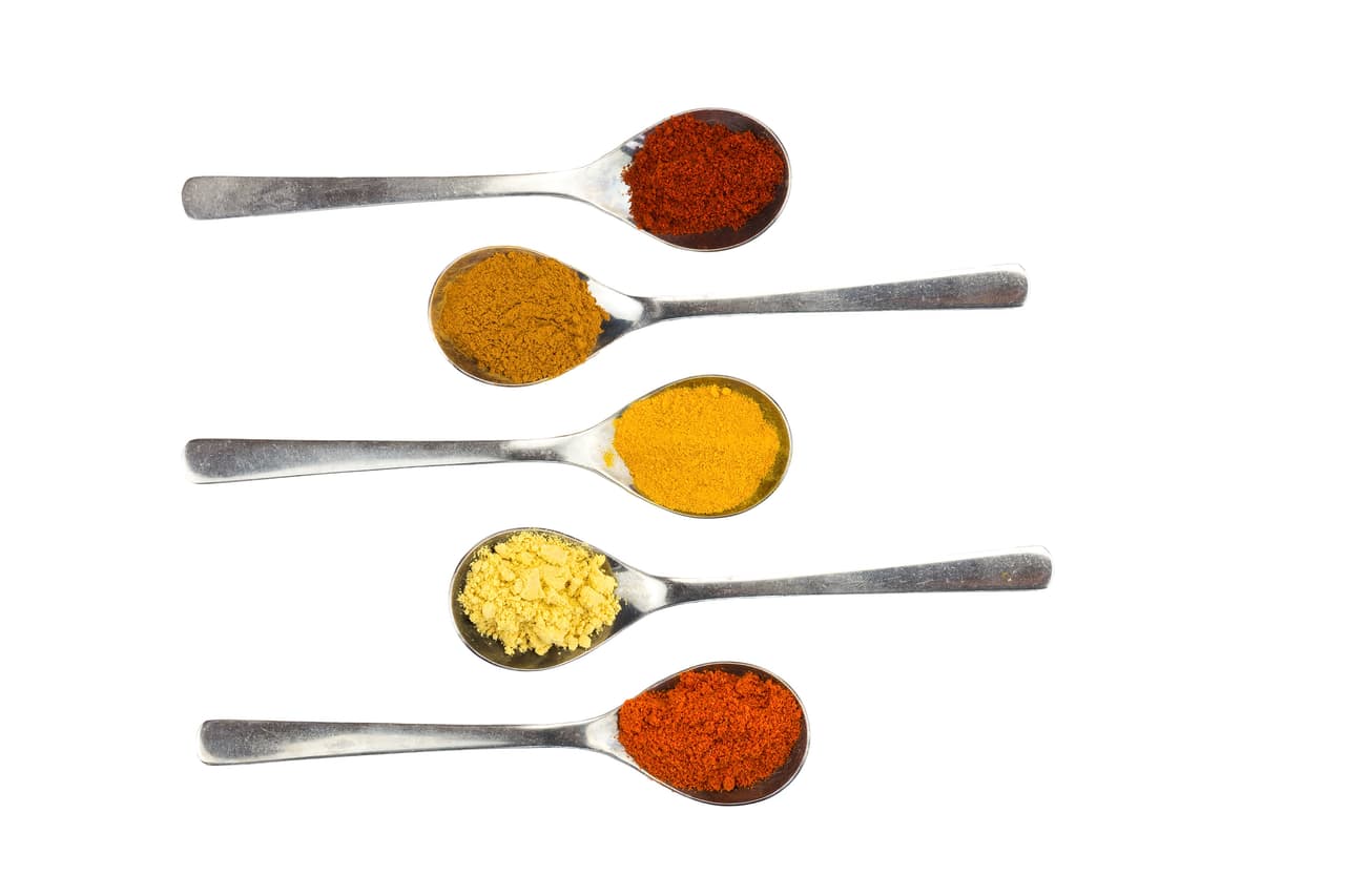 <b>Súper polvos</b>. 
<a href="http://media.wholefoodsmarket.com/news/whole-foods-market-reveals-top-food-trends-for-2018">Los expertos de Whole Foods</a> aseguran que "súper polvos" como extracto de té matcha, cúrcuma, maca o espirulina están pisando fuerte porque son muy fáciles de añadir a batidos, sopas o barritas para un extra de energía o como alternativa al café, por ejemplo.