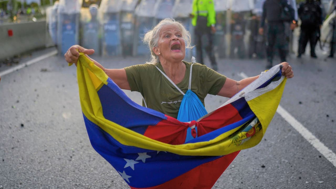 Mientras la situación en Venezuela continúa desarrollándose, los migrantes 
<b>venezolanos en Texas permanecen atentos y comprometidos, demostrando que, aunque lejos de su tierra, su corazón sigue latiendo al ritmo de su país</b>.