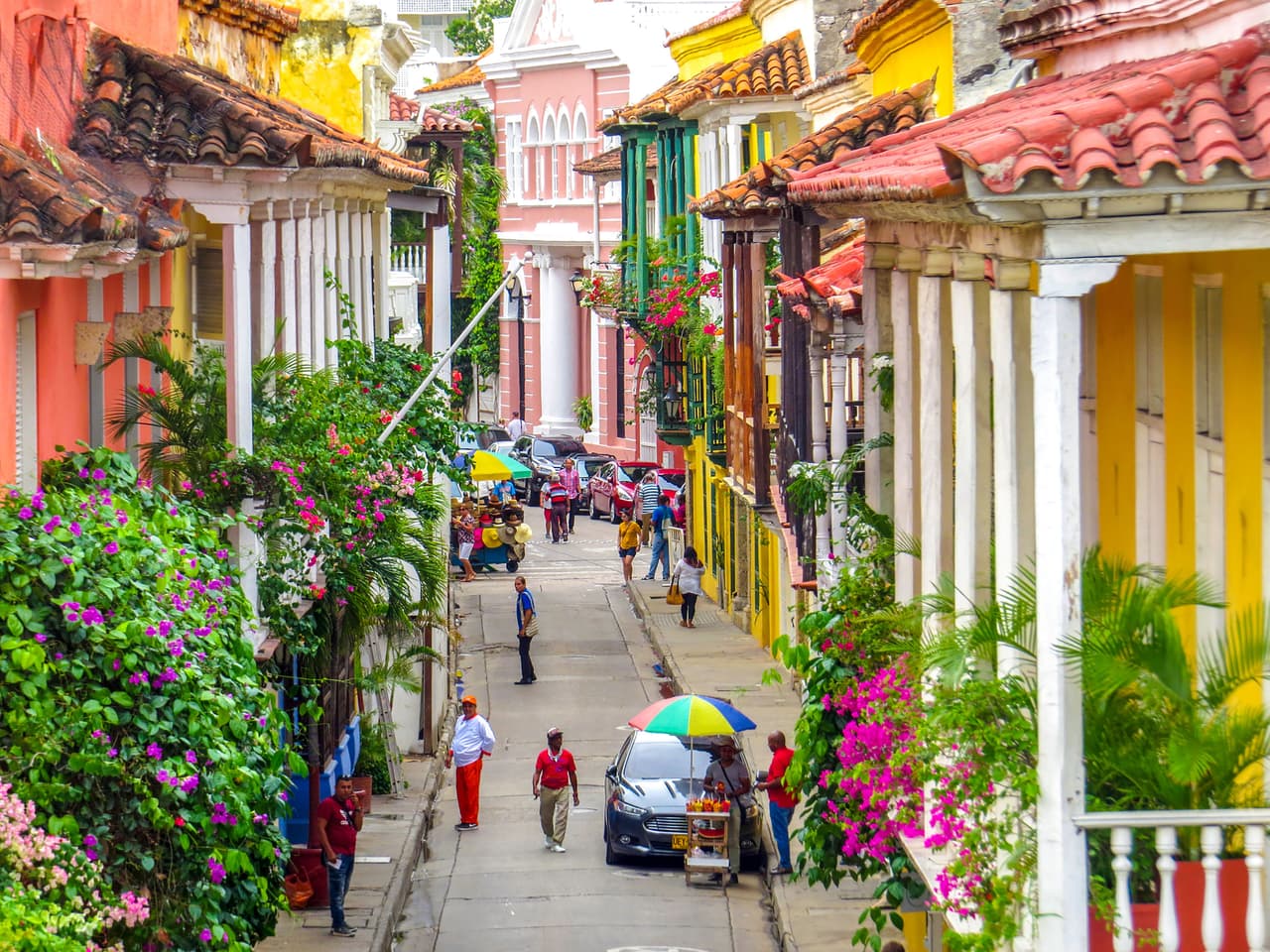 <b>Puesto 6. Colombia</b>
<br>
<br>Promedio: 81.7 puntos
<br>
<br>Este país sudamericano se destacó en las categorías ‘visado y residencia’ (88 puntos) y ‘sistema de salud’ (93 puntos). Su peor desempeño fue en las variables ‘gobierno’ y ‘oportunidad de negocios’ (69 puntos en ambas).
<br>