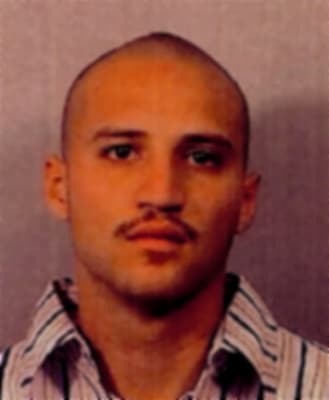 <h3 class="cms-H3-H3">Carlos Felino Hernández</h3>
<br>
<br>A sus 39 años, Hernández es buscado por asesinar a un hombre e intentar matar a otro en una fiesta en Pico Rivera, California el 23 de julio de 2006. 
<br>
<br>El FBI cree que Hernández puede estar viviendo en México y ofrece una recompensa de hasta 5,000 dólares por cualquier información que lleve a su aprehensión. 
<br>
<br>
<br>