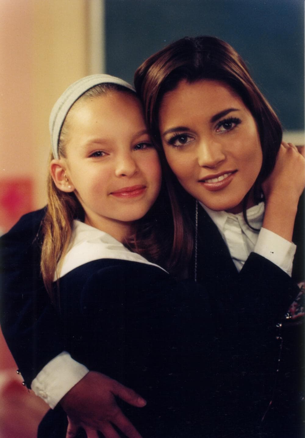A los 11 años obtuvo su primer protagónico en la telenovela infantil 'Amigos x siempre' junto a 
<b>Martín Ricca</b>, 
<b>Adriana Fonseca</b> y 
<b><a href="http://www.univision.com/temas/ernesto-laguardia">Ernesto Laguardia</a></b>.