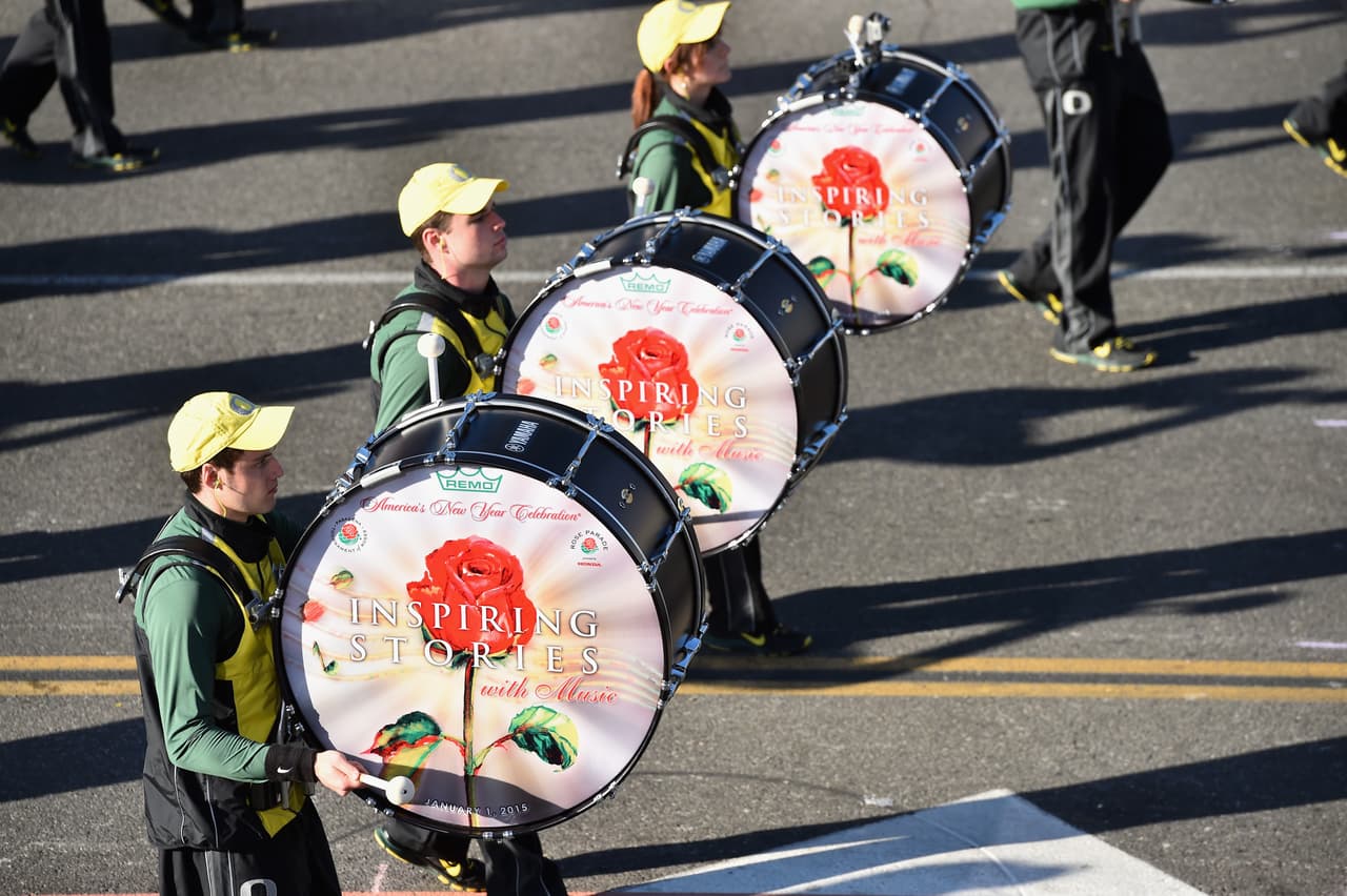 Miles de personas disfrutaron de este tradicional desfile lleno de música y color