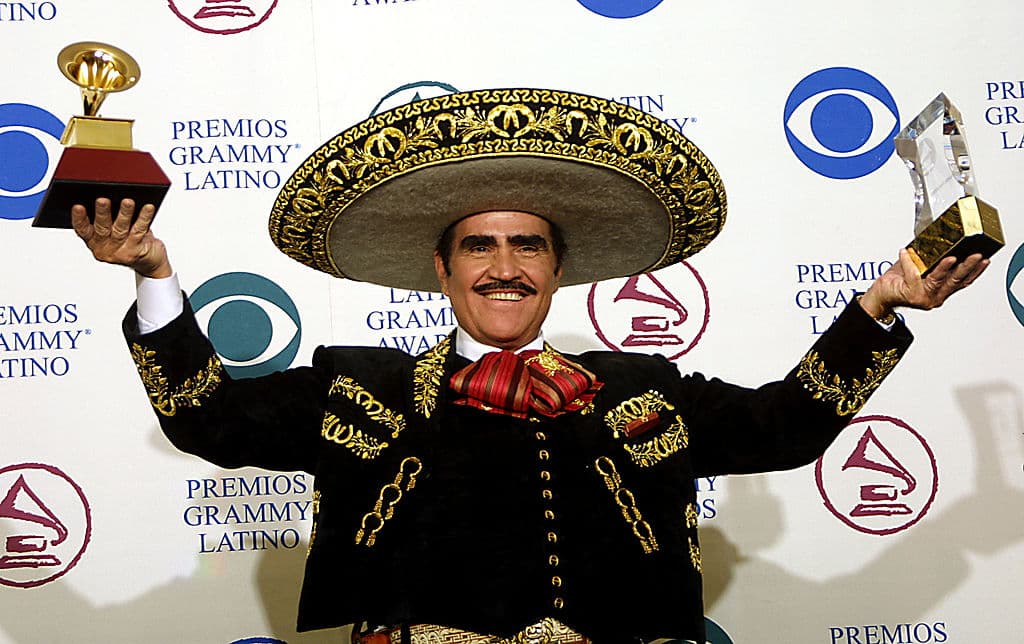 En la entrega de premios Grammy de 2017 ganó en la categoría de mejor álbum de música regional mexicana por su disco en vivo 'Un Azteca en el Azteca Vol. 1'.