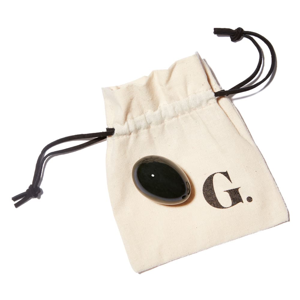 <b>De los huevos de piedra de jade a los cristales contra la infertilidad. </b>El grupo de defensa de los consumidores Truth in Advertising lista 
<a href="https://www.truthinadvertising.org/goop-database/">50 productos</a> engañosos que se anuncian en 
<i>Goop, </i>la publicación de Paltrow. Entre ellos se encuentran los controvertidos 
<a href="https://goop.com/wellness/sexual-health/better-sex-jade-eggs-for-your-yoni/">huevos de jade</a> (66 dólares) para “fortalecer el músculo vaginal, equilibrar las hormonas y la energía femenina en general” o los “cristales contra la infertilidad”.