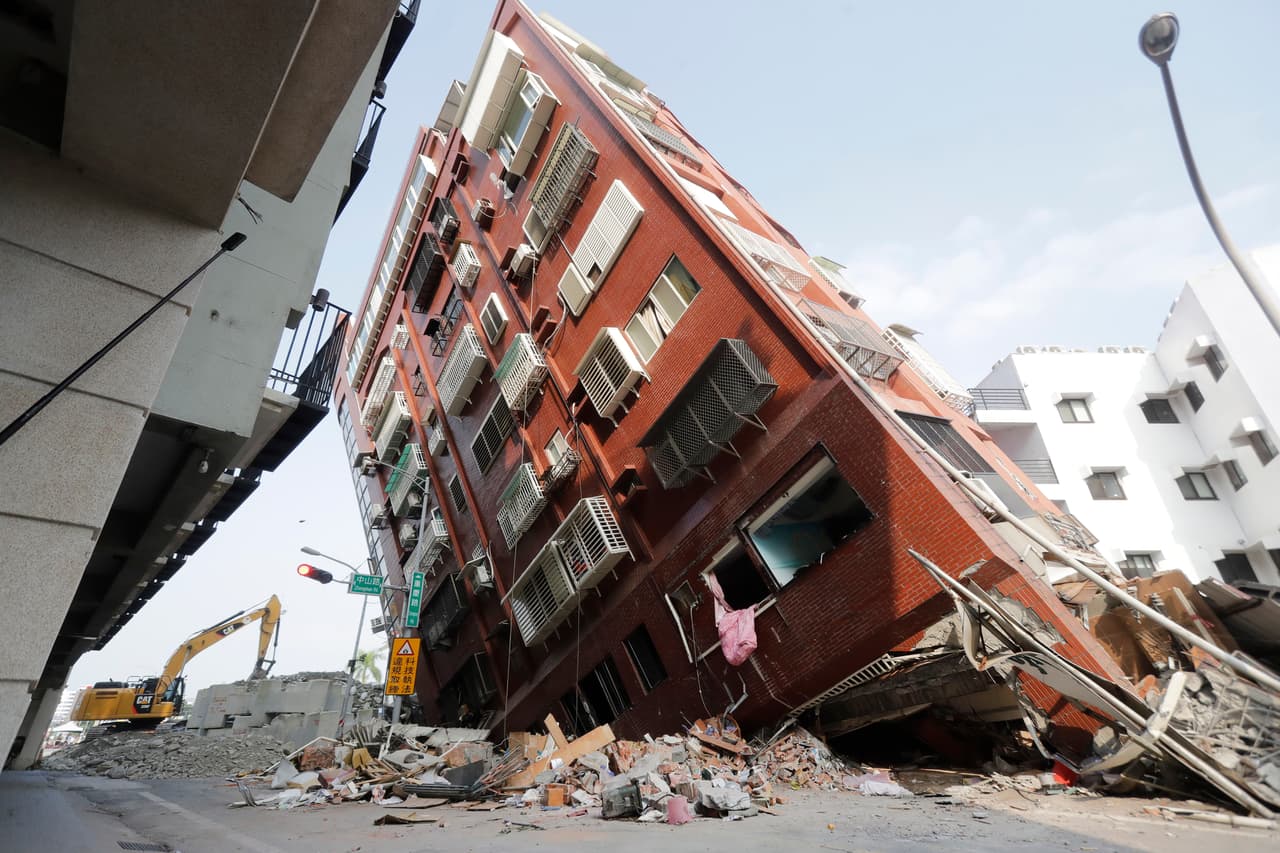 Hualien City, en Taiwán, el 4 de abril de 2024. Ese día, la isla vivió el 
<a href="https://www.univision.com/noticias/mundo/terremoto-taiwan-muertes-danos-materiales-impacto-menor-preparacion-tecnologia">peor terremoto en 25 años, de magnitud 7.4,</a> con al menos 10 muertos y unos mil heridos y destrozos monumentales, volviendo el episodio una noticia mundial.