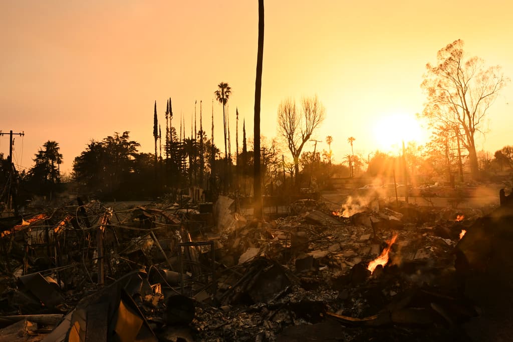 Cuál pudo ser la causa de los incendios en California: los investigadores consideran múltiples posibilidades
