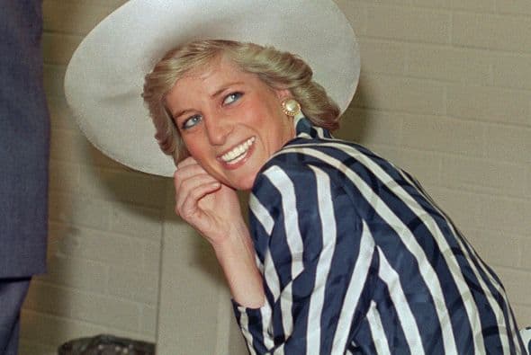 Diana estaba en París con su pareja, Dodi-Al Fayed el 31 de agosto de 1997 cuando quisieron huir de los paparazzi.  