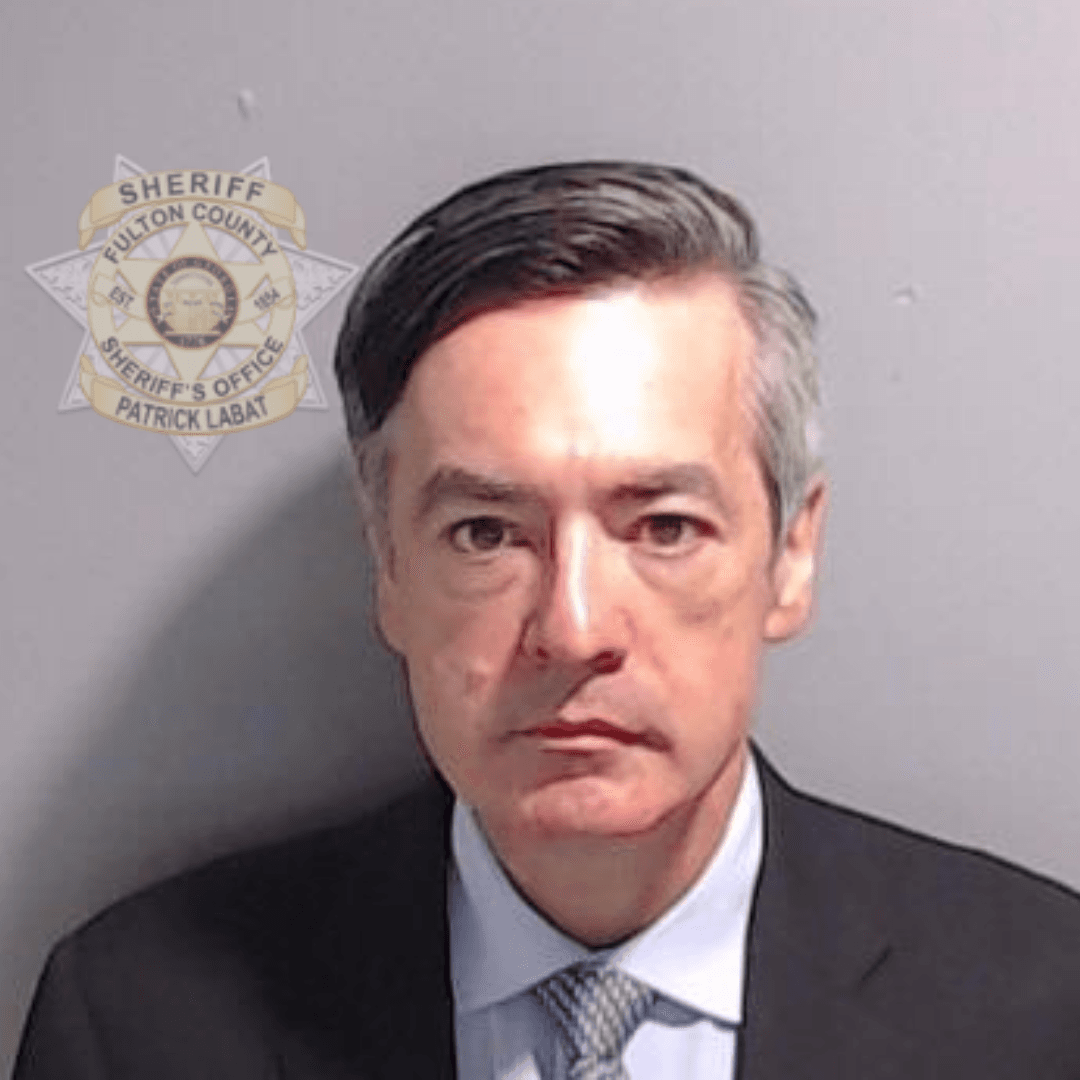 <b>Kenneth Chesebro</b>. Abogado conservador que enfrenta siete cargos, y al que se le estableció una fianza de $100,000.