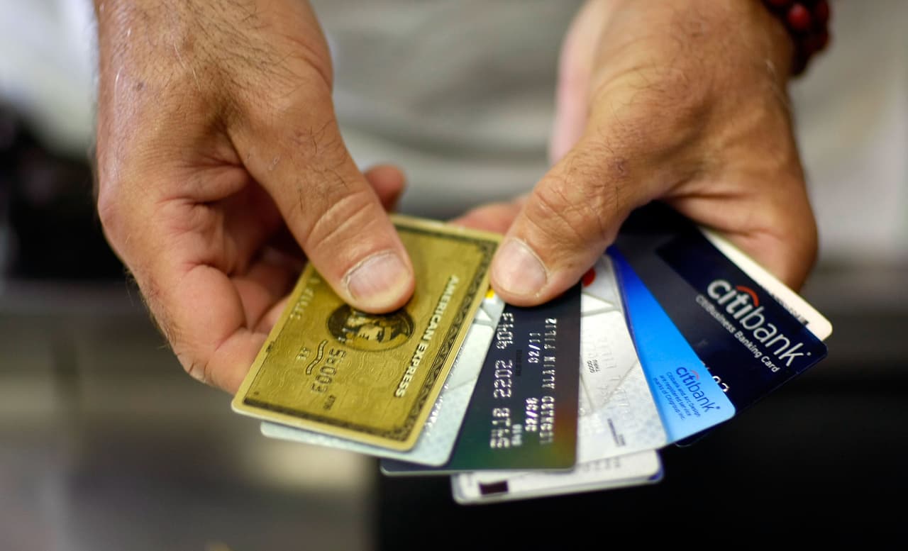 Aumento en las tasas de interés: ¿Qué hacer si las deudas de las tarjetas de crédito están muy altas?