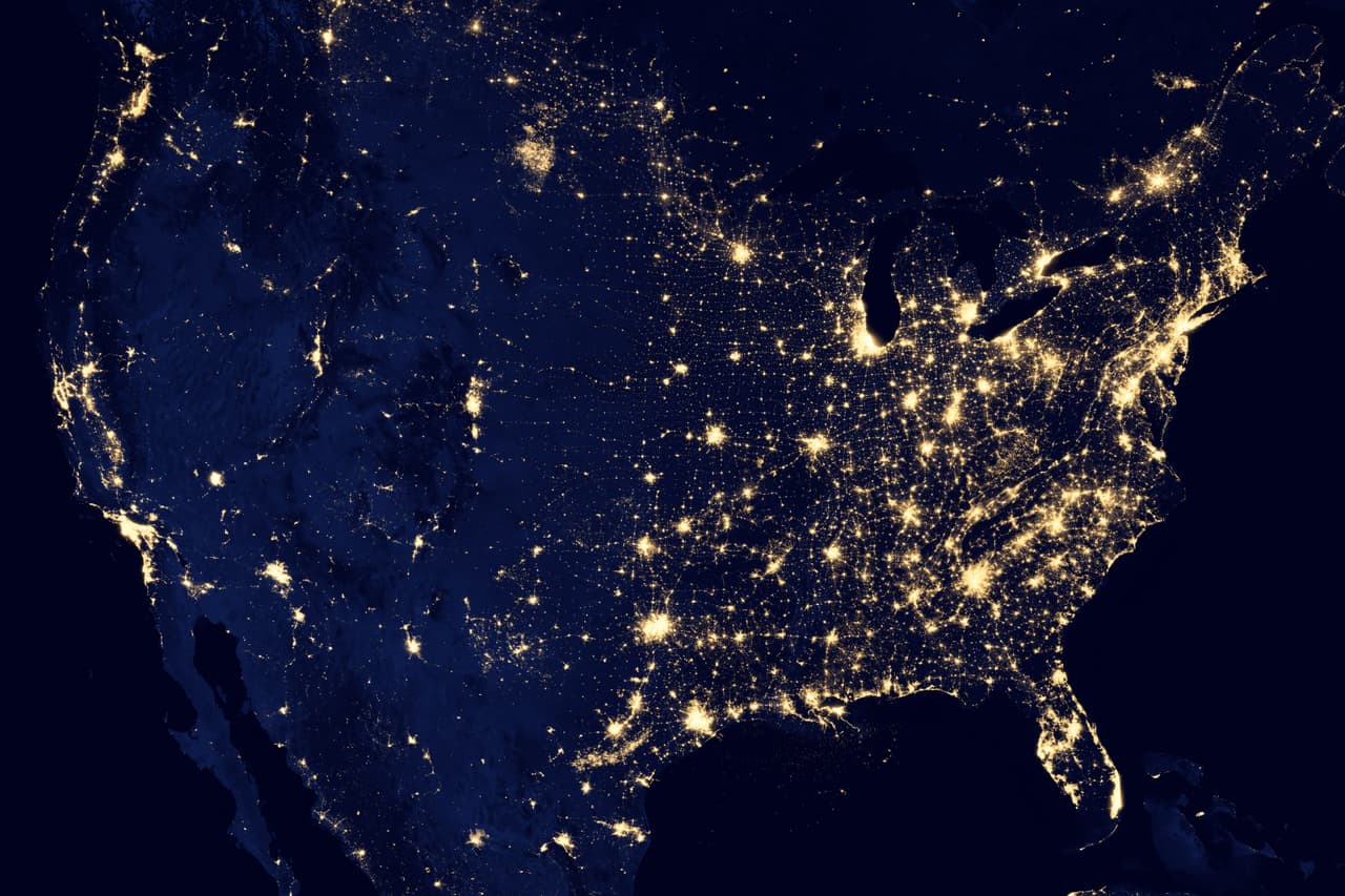 Así se ve la cantidad de luz que convive cada noche con los estadounidenses desde el espacio. Para alguien que observase la Tierra desde afuera queda claro el progreso de la humanidad, pero también la enorme capacidad de esta especie para cambiar el aspecto de todo un planeta. La fotografía fue tomada en 2014.