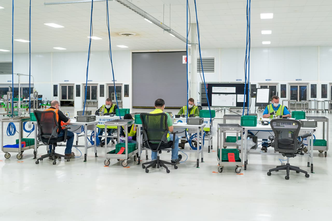 Estos son los fabricantes de carros que han adaptado sus fábricas para producir equipos médicos.