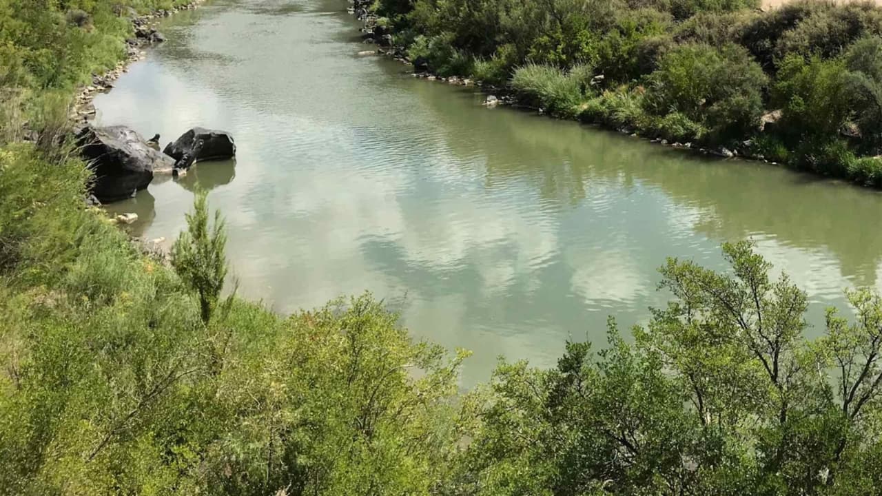 Hombre muere al rescatar a los sobrinos de su novia de un río en Arizona