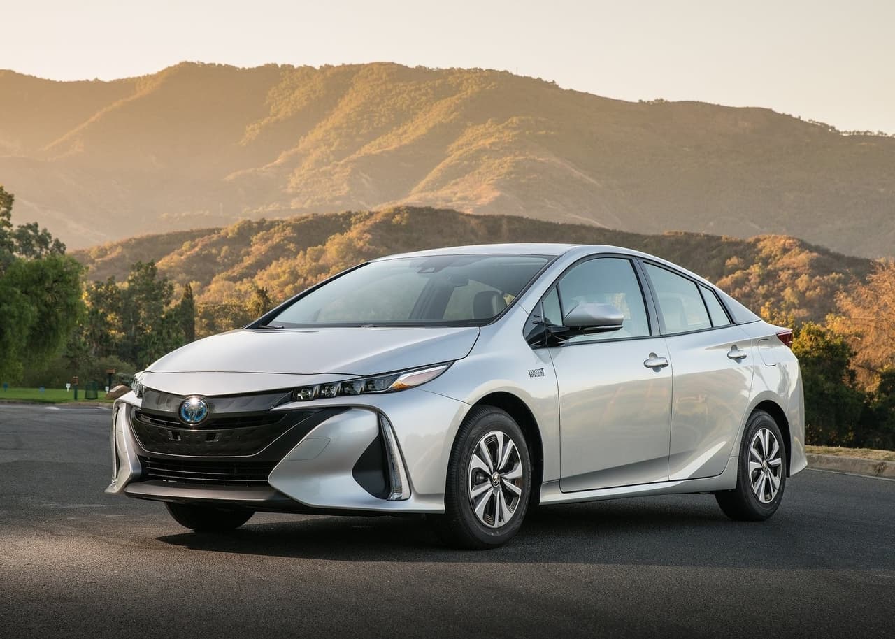 <h3 class="cms-H3-H3"><b>2. Toyota Prius Prime</b></h3>
<br>
<br>
<b>Tiempo promedio que le toma en venderse:</b> 25.8 días
<br>
<b>Precio promedio:</b> 28,844 dólares