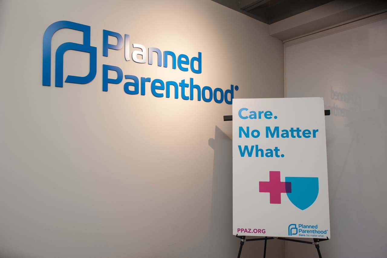Clínicas en Arizona suspenden práctica de abortos tras la decisión de la Corte Suprema