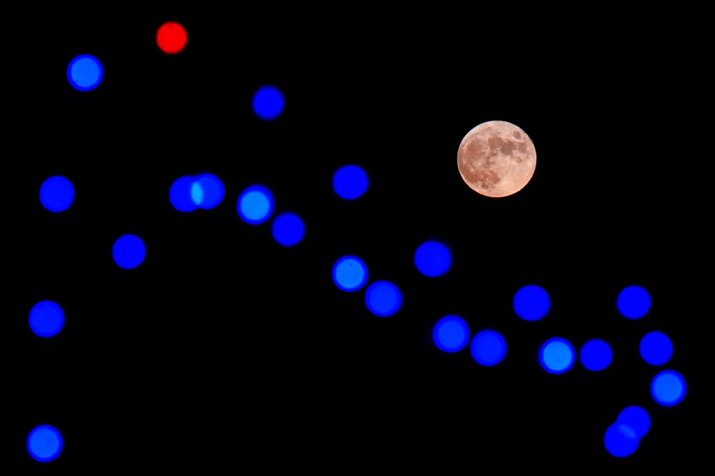 Cada luna llena tiene un nombre tradicional generalmente vinculado al mes en que se da. Así se le vio la noche de este domingo en Nashville, Tennesse. 
<b>Mira también:</b> 
<a href="https://www.univision.com/noticias/ciencia/por-que-volvemos-luna-the-conversation">¿Por qué volvemos a la Luna?</a>