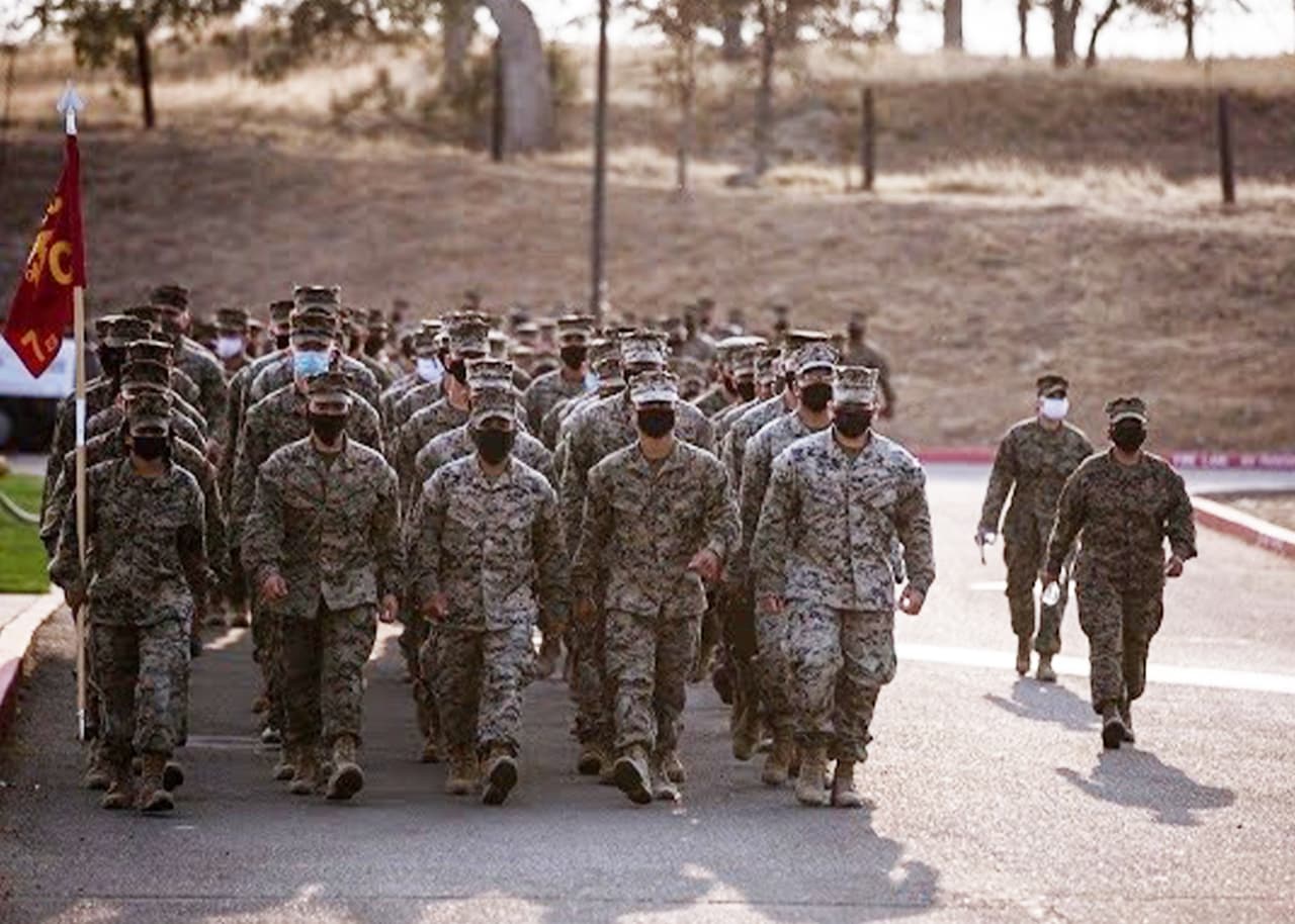 <b>250 miembros de infantería de marina y marineros del séptimo batallón de apoyo de ingenieros </b>de la Marina estadounidense se incoporan a las tareas de contención del 
<b><a href="https://www.univision.com/local/fresno-kftv/un-desastre-sin-precedentes-incendio-creek-destruye-areas-vacacionales-del-centro-de-california">incendio Creek,</a></b> el cual ya es considerado uno de los 10 incendios más grandes de la historia de California.
<br>