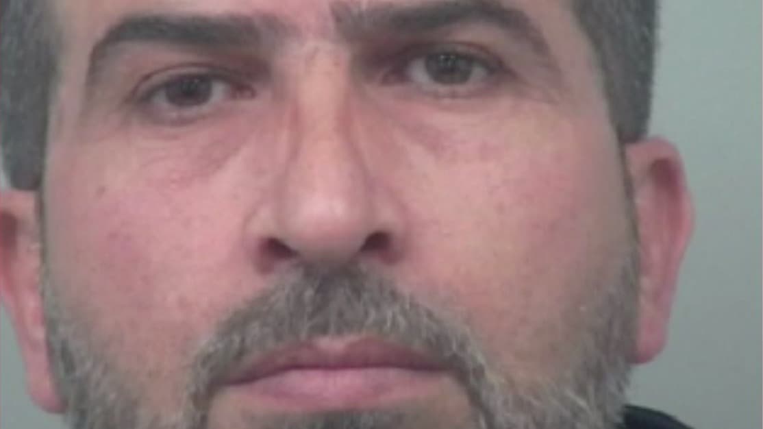 Arrestan a médico brujo en Duluth por agresión sexual a una mujer
