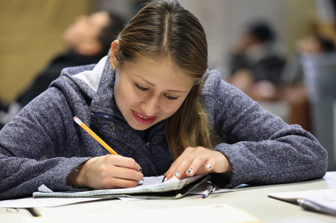 “Entré con visa de estudiante hace más de un año, ¿puedo ahora pedir asilo?”. Respondemos tus preguntas de inmigración