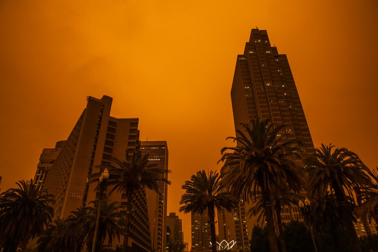 Las alertas conocidas como 
<a href="https://www.sparetheair.org/" target="_blank">‘Spare the Air’</a> les prohíben a los residentes de toda la región encender fogatas, quemar leña o usar estufas que funcionen con otros combustibles sólidos con la finalidad de reducir la cantidad de partículas contaminantes en el medio ambiente.