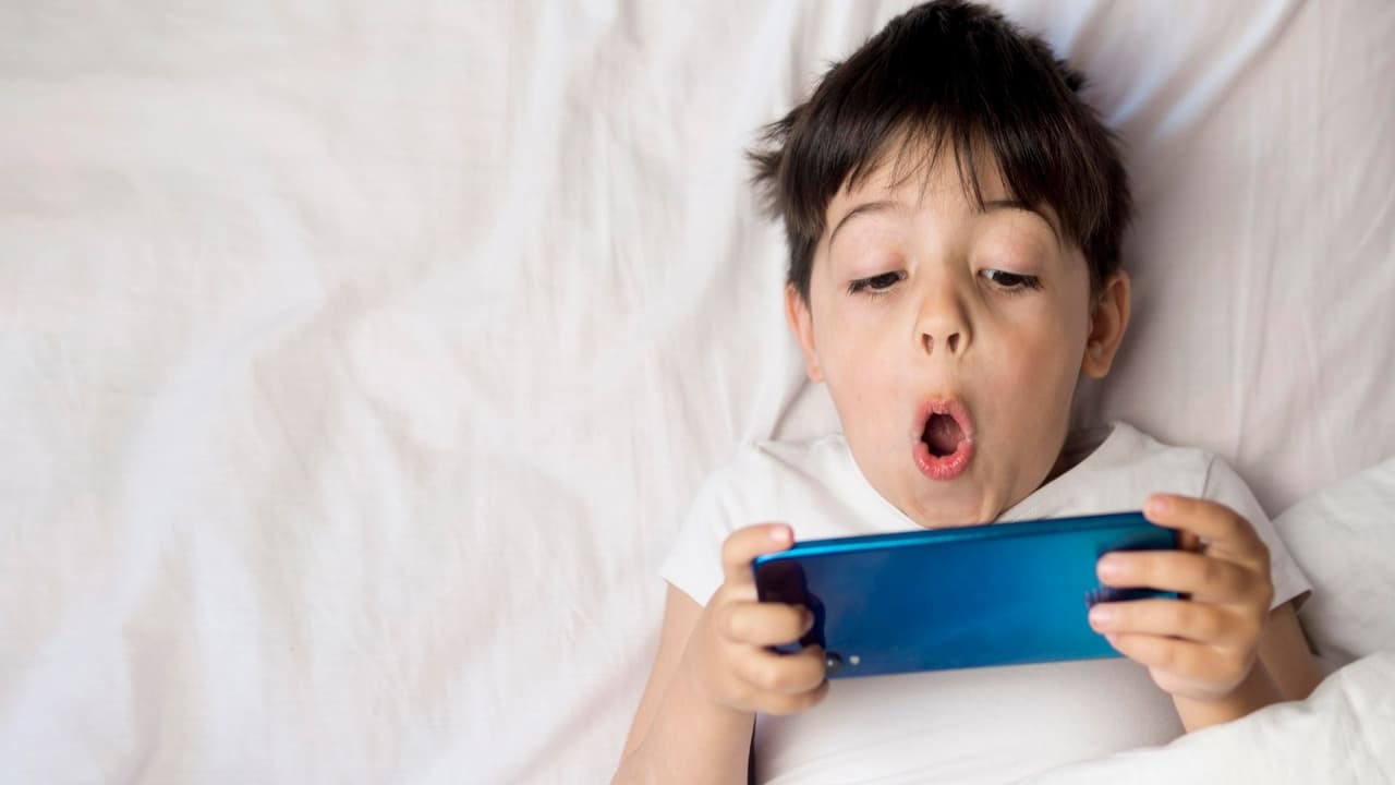 Las actividades que pueden afectar el sueño de los jóvenes es responder mensajes y tomarse fotos y videos.
<br>